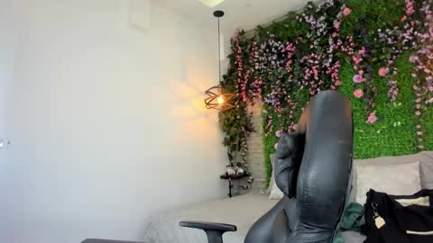 Sarah Deyvis online show from 01.06.26