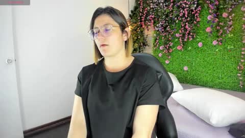 Sarah Deyvis online show from 01.16.26