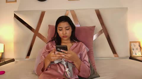 Snapshot of sarahevans__ chatting on 12.28.24 Sarah Evans online show from 12.28.24