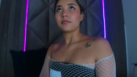 Snapshot of sarahevans__ chatting on 03.06.25 Sarah Evans online show from 03.06.25