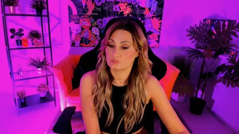 Divine Sarah NONUDE model online show from 02.01.25