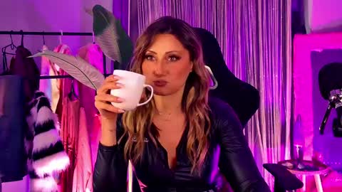Divine Sarah NONUDE model online show from 04.25.26