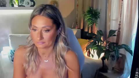 Divine Sarah NONUDE model online show from 07.14.26