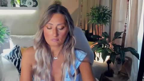Divine Sarah NONUDE model online show from 07.22.26