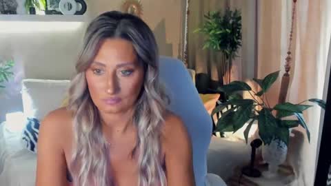 Divine Sarah NONUDE model online show from 07.27.26
