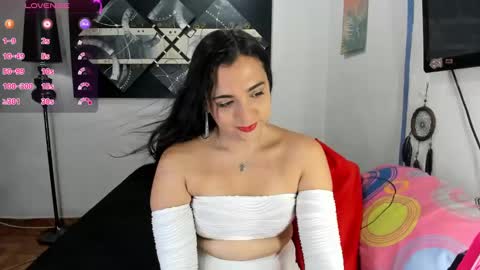Snapshot of sarahjey chatting on 03.09.25 SARAHJEY online show from 03.09.25