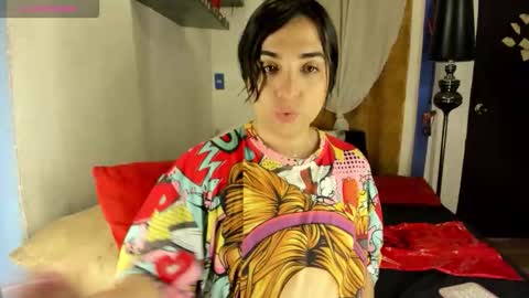 Snapshot of sarahjey chatting on 10.18.25 SARAHJEY online show from 10.18.25