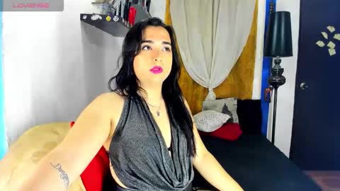 Snapshot of sarahjey chatting on 10.22.25 SARAHJEY online show from 10.22.25