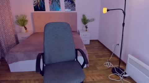 Snapshot of sarahmils chatting on 01.18.25 Sarah online show from 01.18.25