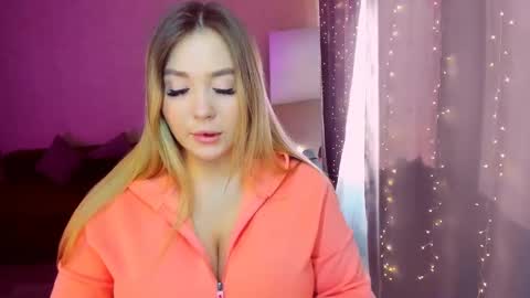 Snapshot of sarahmils chatting on 03.01.25 Sarah online show from 03.01.25