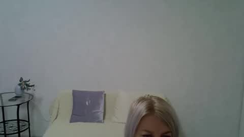 Snapshot of sarahphelps chatting on 10.28.25 sarahphelps online show from 10.28.25