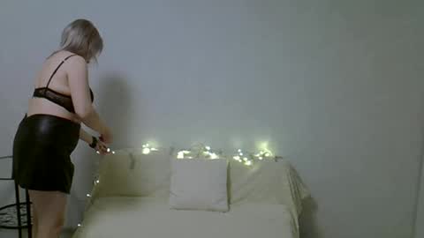 Snapshot of sarahphelps chatting on 11.30.25 sarahphelps online show from 11.30.25