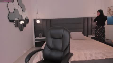 Sarah  independent model online show from 11.07.25