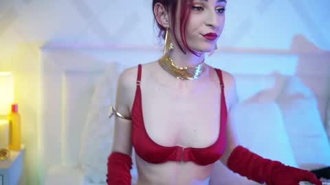 Snapshot of saraiangel chatting on 10.25.25 Sarai online show from 10.25.25