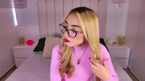 Sara jones   online show from 04.23.26