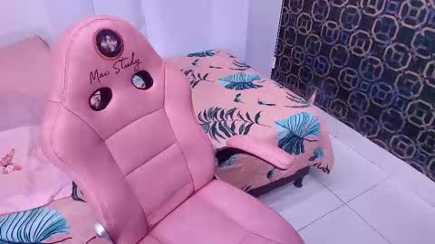 Sara  online show from 02.18.25