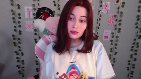 Snapshot of sarakinski chatting on 01.11.25 Sara online show from 01.11.25