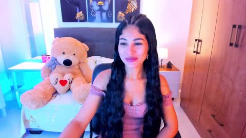 Snapshot of saralife69 chatting on 02.14.25 saralife69 online show from 02.14.25