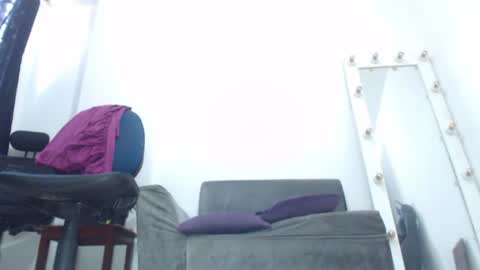 Saraloves online show from 07.08.26