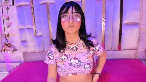 Snapshot of saramartini2 chatting on 02.18.25 sara  online show from 02.18.25