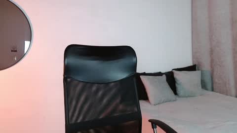 Snapshot of saramilf_69 chatting on 12.20.24 saramilf_69 online show from 12.20.24