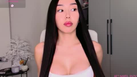 Mia online show from 10.24.25