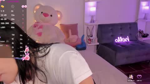 Snapshot of saraowens1 chatting on 09.27.25 saraowens online show from 09.27.25