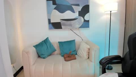 I am Sara  online show from 04.30.26