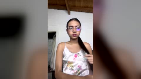 Snapshot of sarasaenz999 chatting on 03.18.26 sarasaenz999 online show from 03.18.26