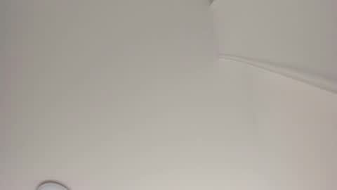 Snapshot of sarasaenz__ chatting on 12.28.24 online show from 12.28.24