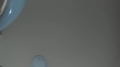 Snapshot of sarasaenz__ chatting on 02.18.25 online show from 02.18.25
