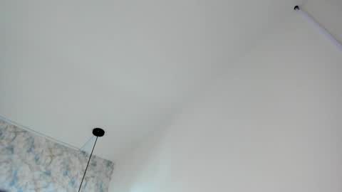 Snapshot of sarasaenz__ chatting on 02.23.25 online show from 02.23.25