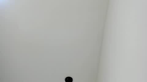 Snapshot of sarasaenz__ chatting on 03.06.25 online show from 03.06.25