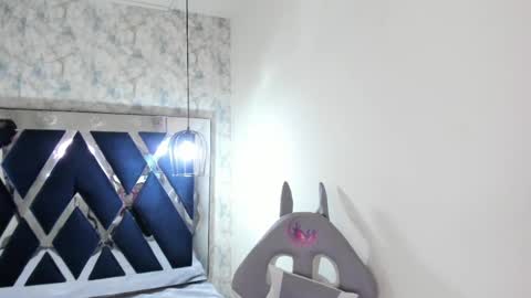 Snapshot of sarasaenz__ chatting on 03.07.25 online show from 03.07.25