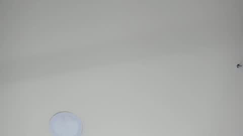 Snapshot of sarasaenz__ chatting on 03.10.25 online show from 03.10.25