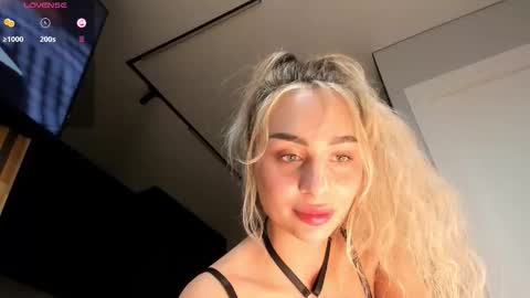 Sara online show from 11.24.25