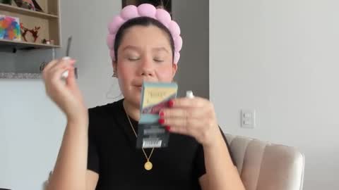 Sara  sarasmithfun by instagram online show from 01.07.25