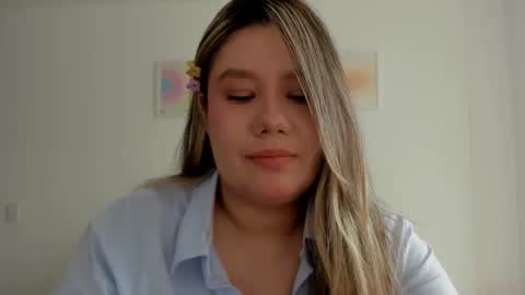 Sara  sarasmithfun by instagram online show from 05.25.26
