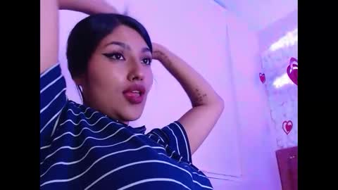 Snapshot of sarastonesx chatting on 02.20.25 sarastonesx online show from 02.20.25