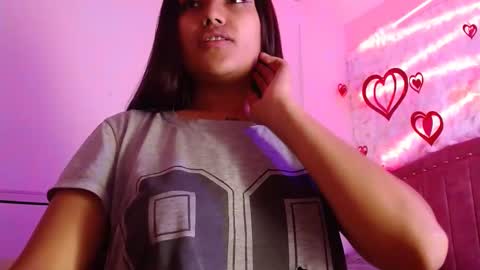 Snapshot of sarastonesx chatting on 02.21.25 sarastonesx online show from 02.21.25