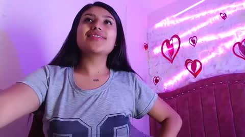 Snapshot of sarastonesx chatting on 02.21.25 sarastonesx online show from 02.21.25