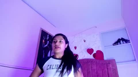 Snapshot of sarastonesx chatting on 09.13.25 sarastonesx online show from 09.13.25