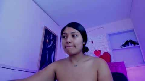 Snapshot of sarastonesx chatting on 10.08.25 sarastonesx online show from 10.08.25