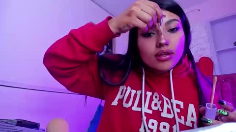 Snapshot of sarastonesx chatting on 10.11.25 sarastonesx online show from 10.11.25