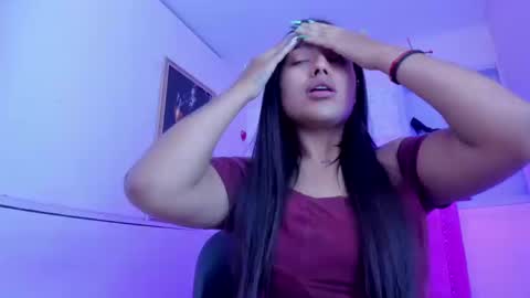 Snapshot of sarastonesx chatting on 10.19.25 sarastonesx online show from 10.19.25