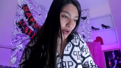 Snapshot of sarastonesx chatting on 11.02.25 sarastonesx online show from 11.02.25