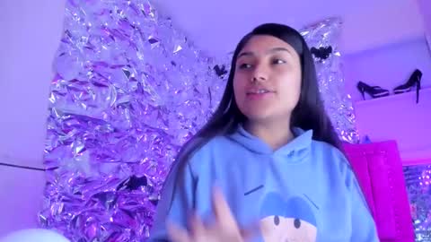 Snapshot of sarastonesx chatting on 11.22.25 sarastonesx online show from 11.22.25