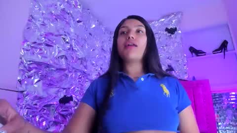 Snapshot of sarastonesx chatting on 11.23.25 sarastonesx online show from 11.23.25