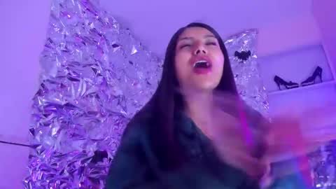 Snapshot of sarastonesx chatting on 11.29.25 sarastonesx online show from 11.29.25