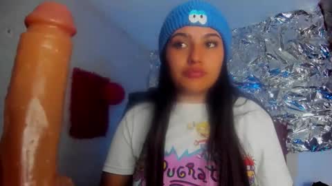 Snapshot of sarastonesx chatting on 04.06.26 sarastonesx online show from 04.06.26